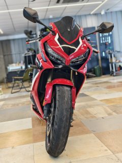 Honda CBR650R - photo 2