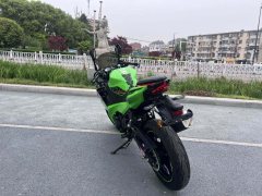 Kawasaki Ninja 400 - ფოტო 4