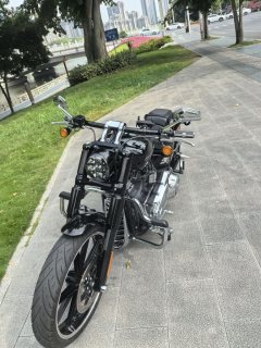 Harley-Davidson Breakout 1860 cc - ფოტო 6