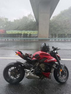 Ducati Street Fighter V4 1100 cc - ფოტო 1