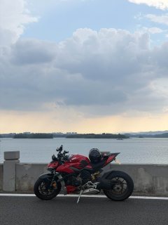 Ducati Street Fighter V4 1100 cc - ფოტო 2