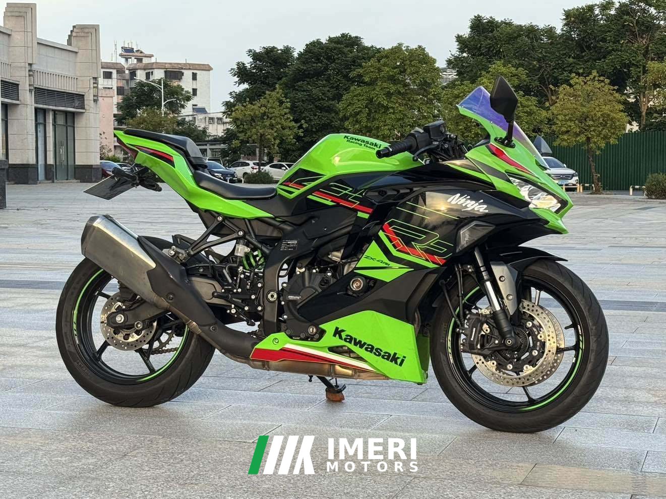 2023 Kawasaki ZX-4R 400 cc