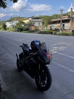 Aprilia RSV4 1100 cc - ფოტო 1