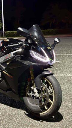 Aprilia RSV4 1100 cc - ფოტო 2