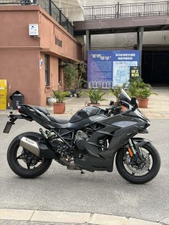 Kawasaki Ninja H2 SX 1000 cc - photo 2