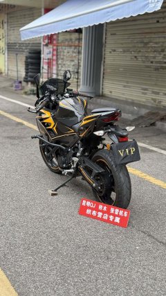 Kawasaki Ninja 400 - ფოტო 4