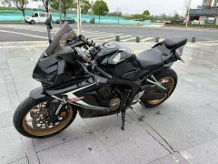 Honda CBR650R - photo 3