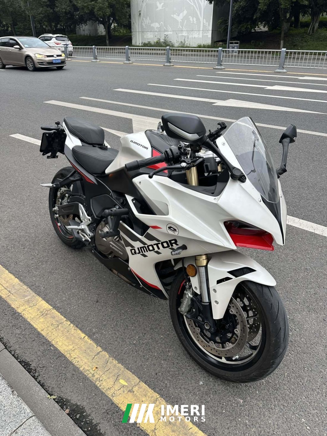 QJMOTOR Roewe i5 550 / Sai 550 *(Context-dependent, usually referring to the motorcycle "Sai 550" or Roewe car v - motorcycl…