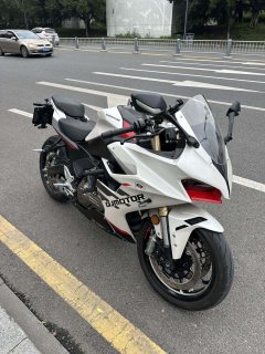 QJMOTOR Roewe i5 550 / Sai 550 *(Context-dependent, usually referring to the motorcycle "Sai 550" or Roewe car v - photo 1