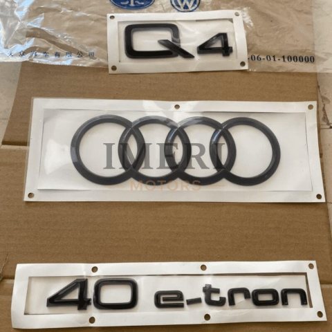 89G 853 742 wordmark Audi Q4e tron