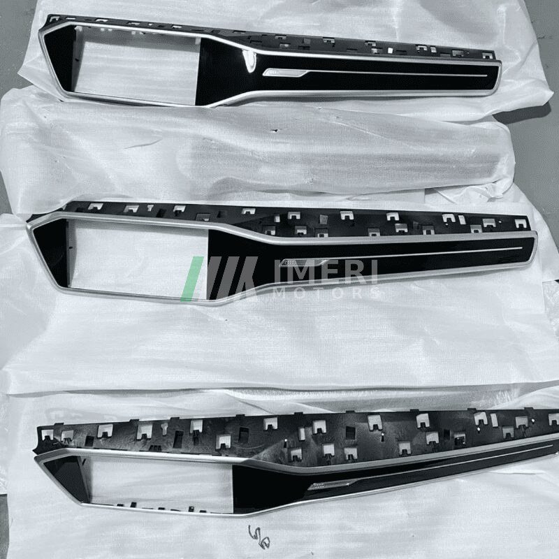 4KG 857 200 INSTRUMENT PANEL TRIM - AUDI A7L