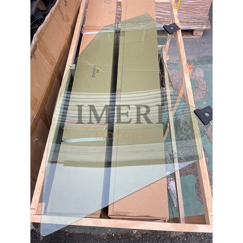 Left Front Glass - Audi Q6