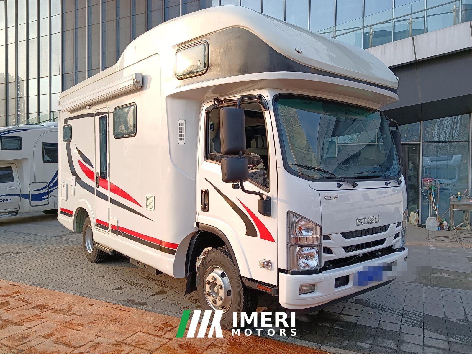 Isuzu 700P 5.2L