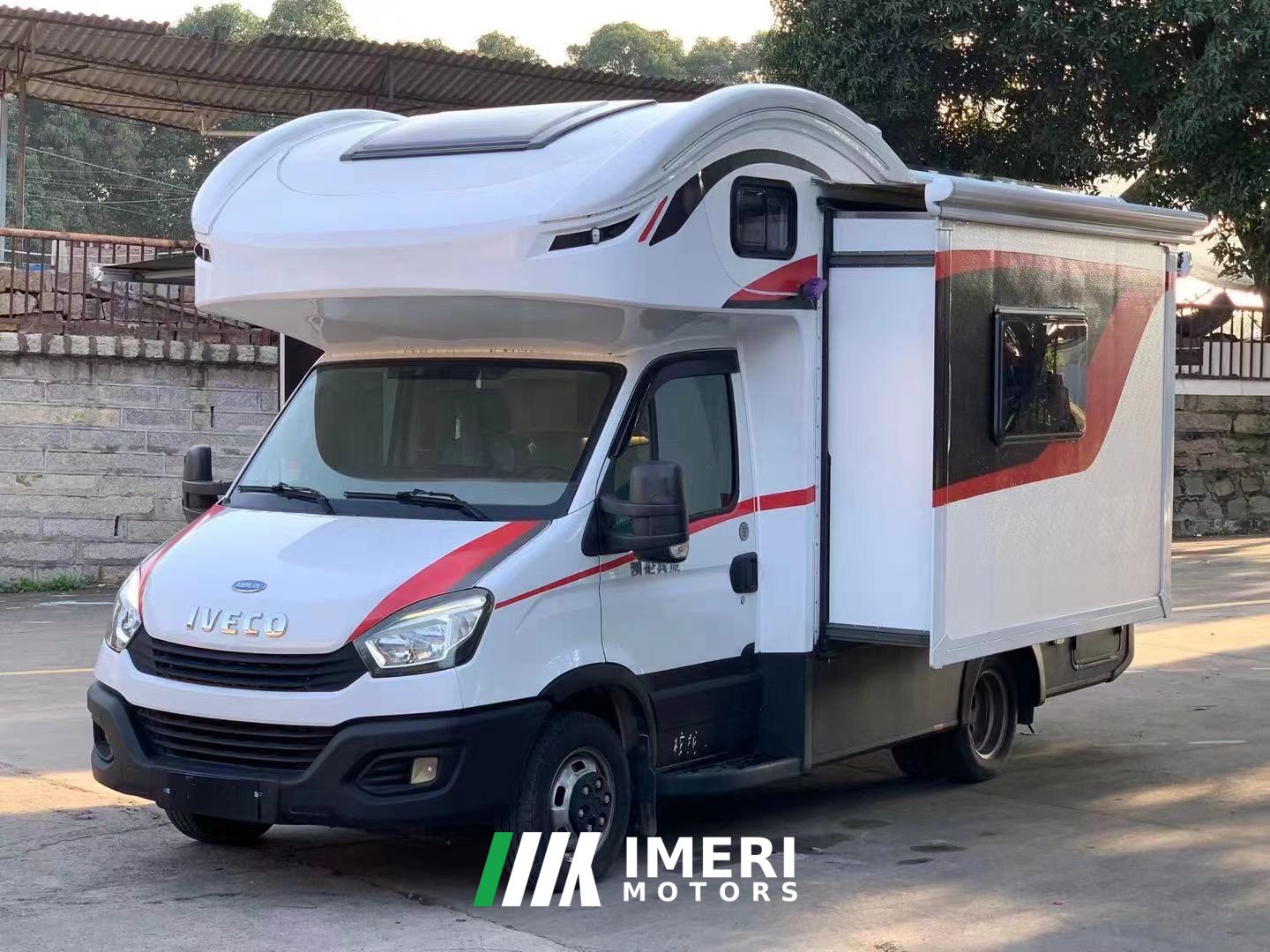 2019 Yutong 19 Double Expandable RV Non-Commercial 3.0L