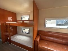 Custom RV 20 Campsite trailer 10m long 5L - ფოტო 5