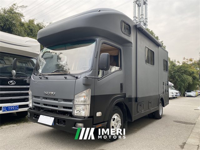 Isuzu 700P Class C RV 5.2L