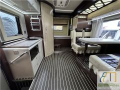 Iveco 18 Zhongyi Shuangtuo C-type RV 3.0L - фото 3