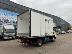 SINOTRUK HOWO Light Duty Truck Commander 170 hp 4X2 4.05 m - photo 9