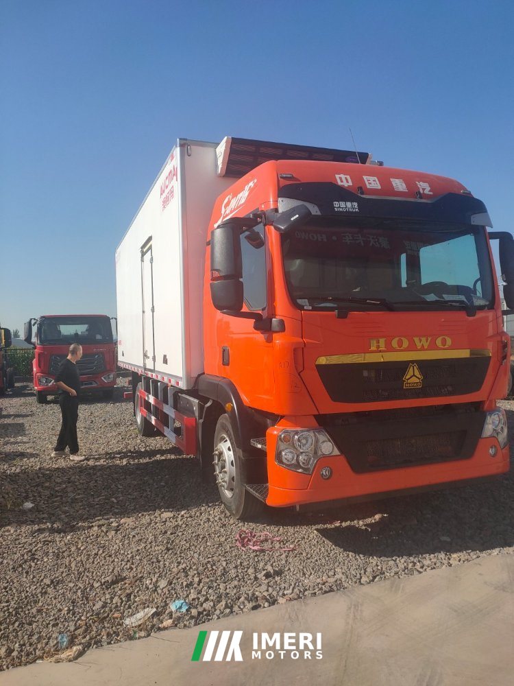 2022 Sinotruk HOWO TX7 270 hp 4X2 6.8 m