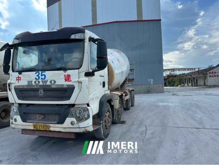 2018 Sinotruk HOWO T5G 340 hp 8X4