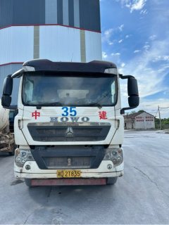 Sinotruk HOWO T5G 340 hp 8X4 - photo 3