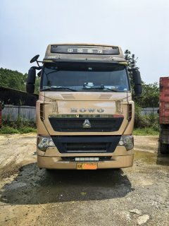Sinotruk HOWO T7H 440 hp 6X4 - photo 1