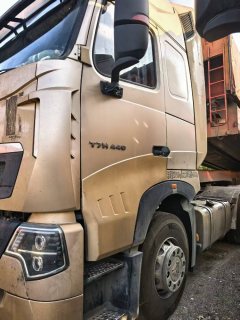 Sinotruk HOWO T7H 440 hp 6X4 - photo 2