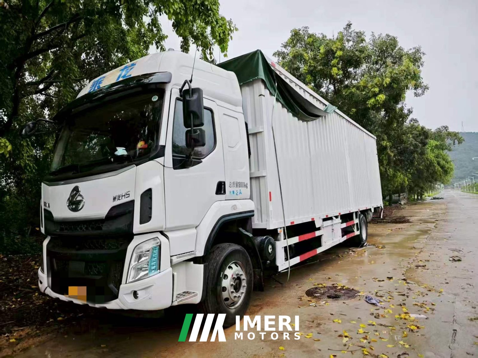 2021 Dongfeng Liuzhou Chenglong H5 260 hp 4X2 9.7 m