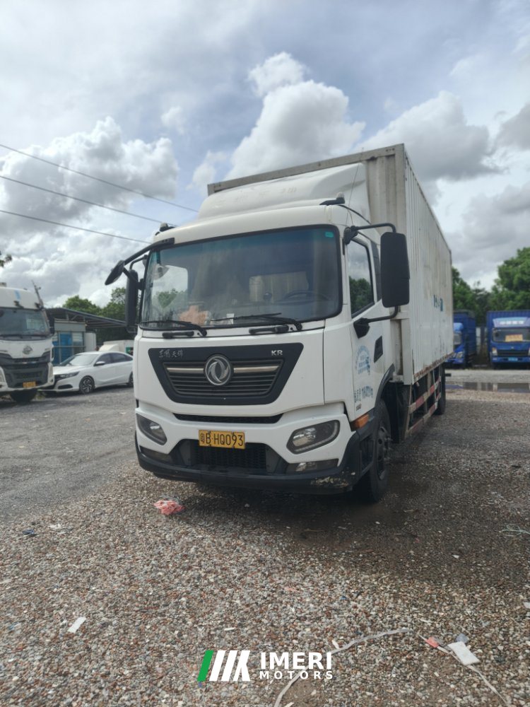 Dongfeng Tianjin KR 180 hp 4X2 8 m - грузовик из Китая