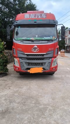 Dongfeng Liuzhou Chenglong H5 220 hp 4X2 6.8 m - фото 1