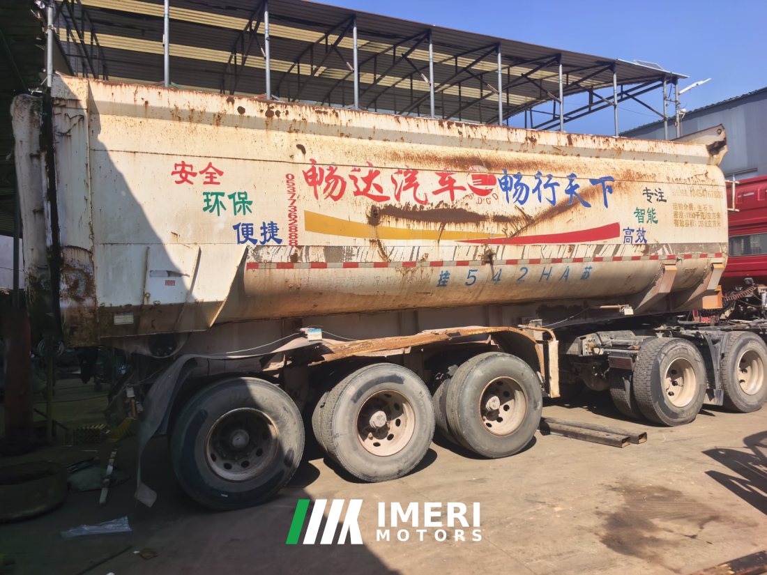 8.8 m x2.5 m 3 tank semi-trailer - truck from China