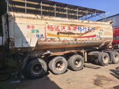 8.8 m x2.5 m 3 tank semi-trailer - photo 1