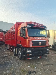 Sinotruk Sitrak G5 310 hp 6X2 9.52 m - photo 3