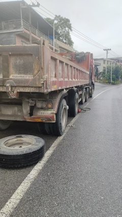 Dongfeng Liuzhou Chenglong H5 430 hp 6X4 - фото 2