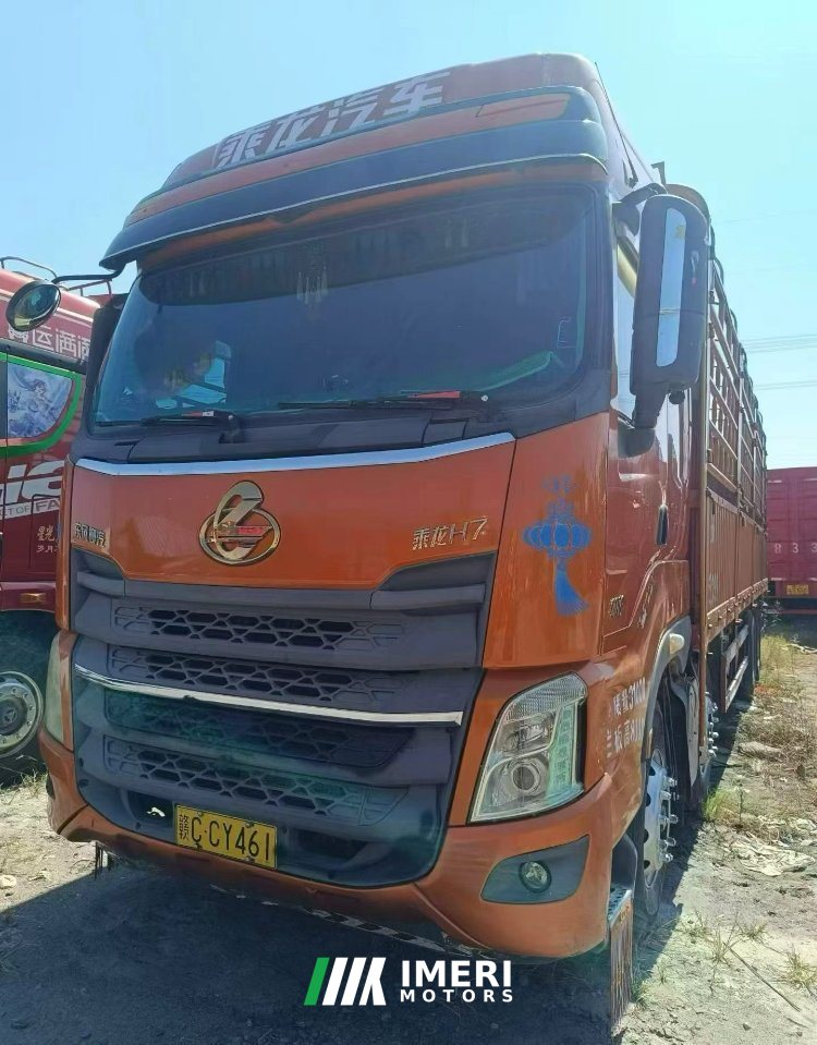 2019 Dongfeng Liuzhou Chenglong H7 420 hp 8X4 9.4 m