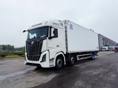 Foton Auman Galaxy 480 hp 6X2 9.6 m - photo 1