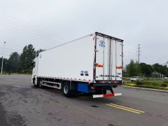 Foton Auman Galaxy 480 hp 6X2 9.6 m - photo 7