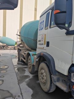 Sinotruk HOWO T5G 340 hp 8X4 - photo 2