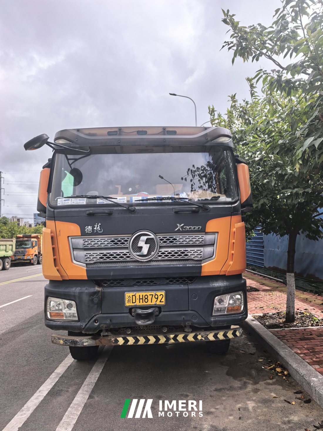 Shacman Delong X5000 500 hp 8X4 8.6 m - truck from China