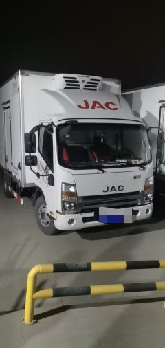 JAC Shuailing Q6 160 hp 4X2 4.2 m - photo 3
