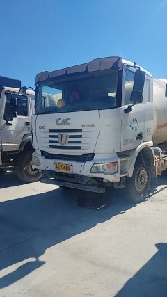 United Trucks U 350 hp 6X4 - photo 8