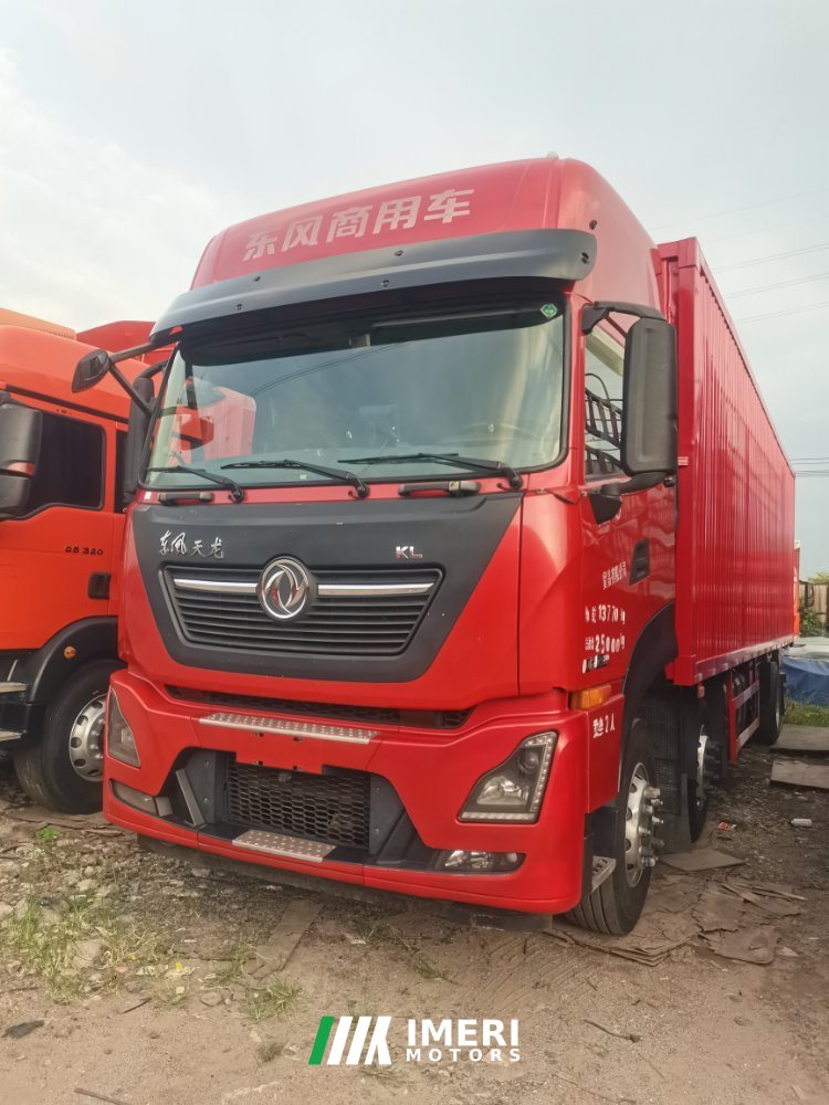 2021 Dongfeng Tianlong KL 300 hp 6X2 9.6 m