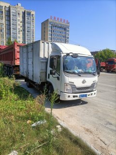 Dongfeng Liuzhou Chenglong L2 116 hp 4X2 4.2 m - ფოტო 1