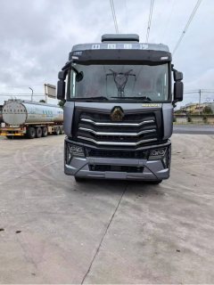 Sinotruk HOWO Max 290 hp 4X2 9.6 m - photo 3