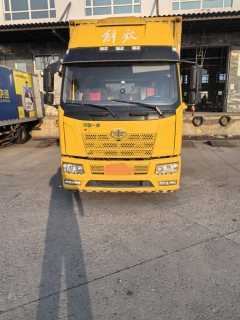 FAW Jiefang J6L 240 hp 4X2 9.7 m - photo 3