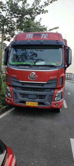Dongfeng Liuzhou Chenglong H5 240 hp 4X2 6.8 m - фото 1