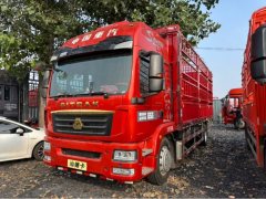 Sinotruk Sitrak G5S 330 hp 4X2 - фото 1