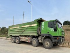 SAIC Hongyan Genlyon 350 hp 8X4 9.55 m - photo 2