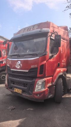 Dongfeng Liuzhou Chenglong H5 430 hp 6X4 - photo 12