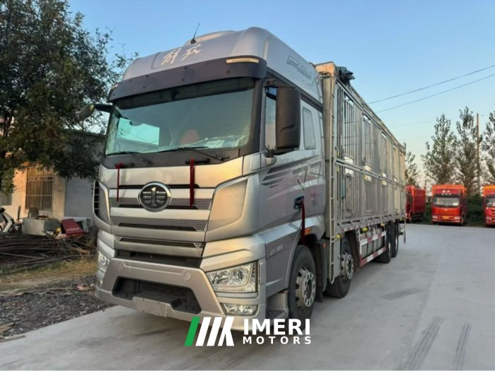 2022 FAW Jiefang J7 560 hp 8X4 9.5 m